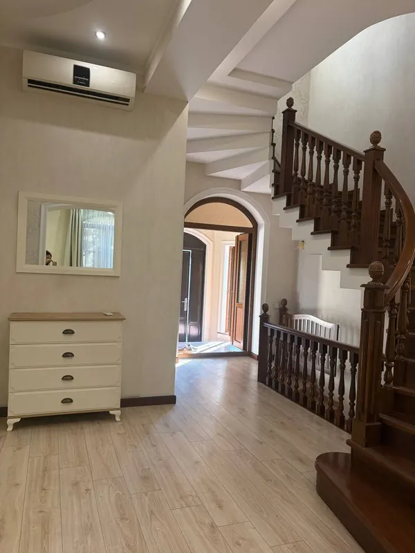 Nikitina ko‘chasidagi hashamatli yevrouy — 600 000 6