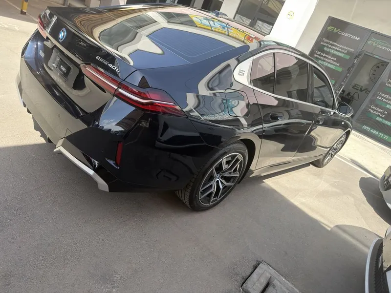 BMW i5 40L M-Sport 2025 yil — фото 3