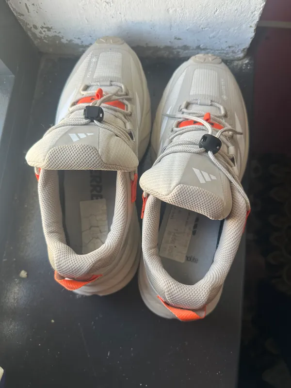 Adidas krasofka arginal 1450000–122$ 4