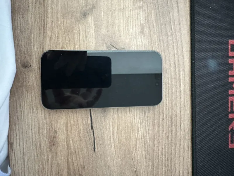 Iphone 15 pro - 256gb 85%