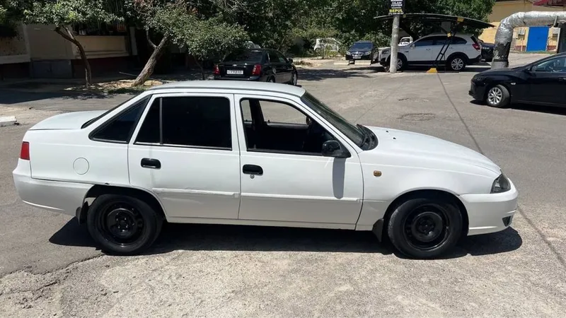Nexia 2 2010 yil oq rang 4 Nexia 2 2010 yil oq rang 4