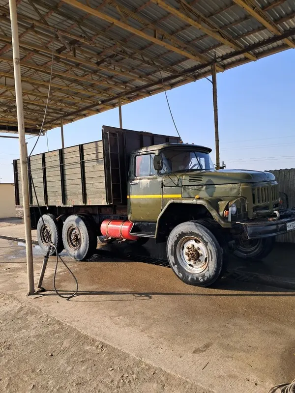Zil 131 sotiladi