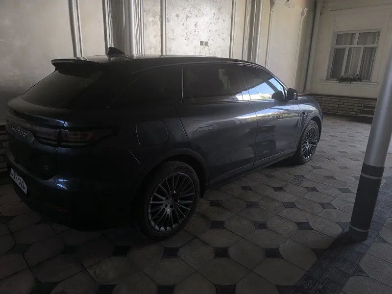 Персональный водитель (Leap Motors C11) женщина со стажем 25 лет — фото 1 Персональный водитель (Leap Motors C11) женщина со стажем 25 лет — фото 1