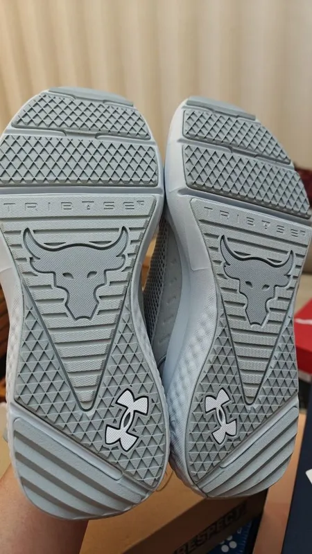 Кроссовки беговые Under Armour со скидкой 4 Кроссовки беговые Under Armour со скидкой 4