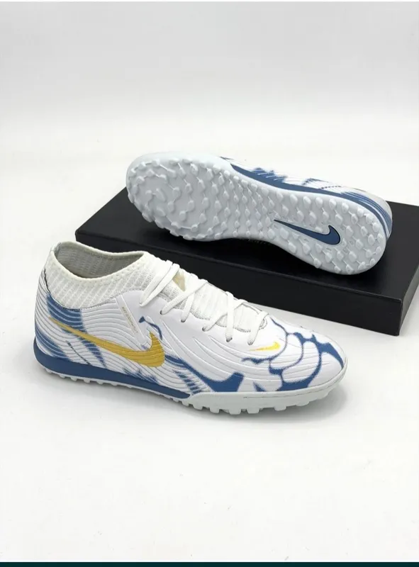 Sarakanoshka 43 nike