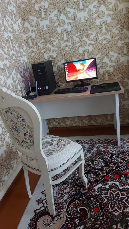 Kompyuter PC kamplekt monitor klavyatura mishka yaxshi sostayana