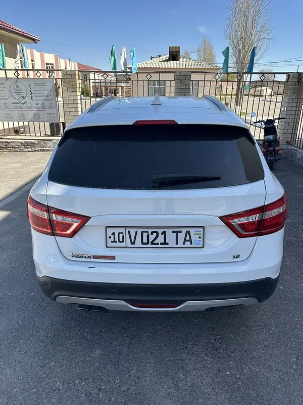 2019 Lada Vesta Sw Cross 1.8 — фото 3