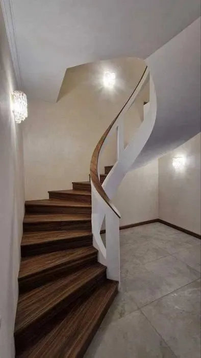 6-комнатная квартира, 200 м², Яккасарай 4