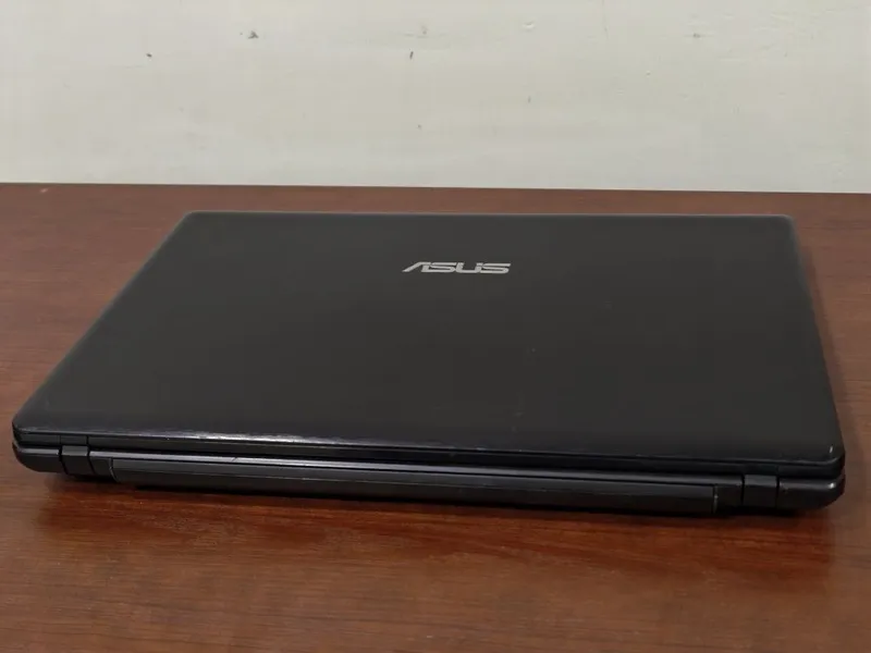ASUS X55V в среднем состоянии — фото 3