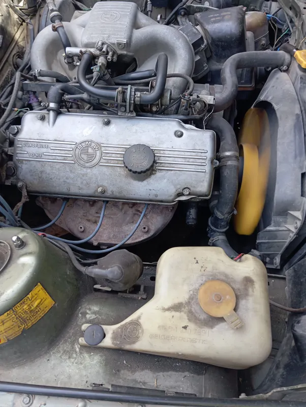 BMW E30 i318 sotiladi 8 BMW E30 i318 sotiladi 8