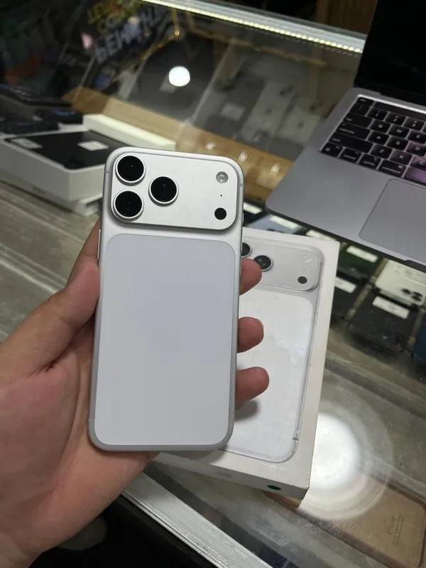 Iphonr 17 pro max 1249$