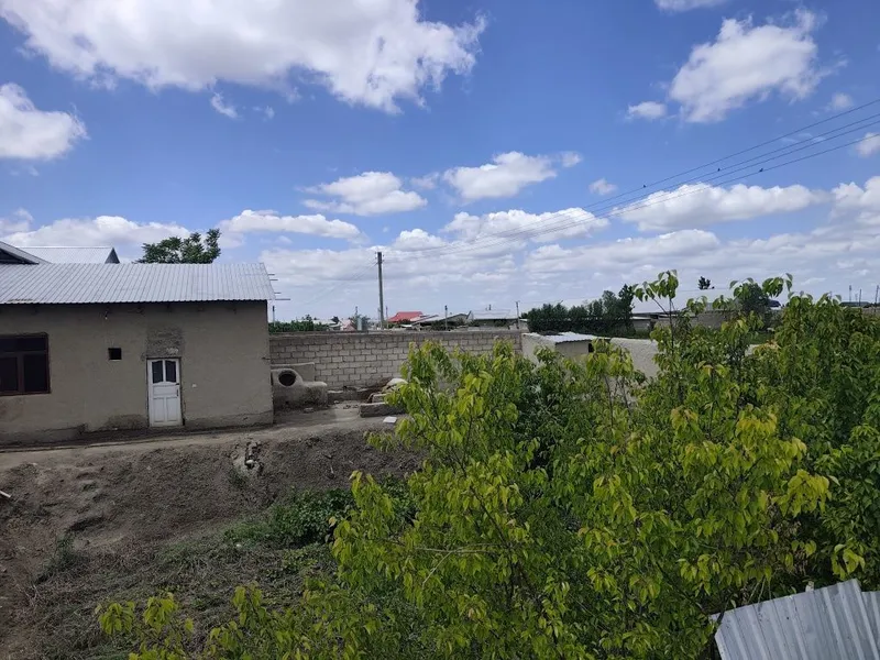 Azizobod bozoridan 1 kmda hovli-joy qulay joylashuv va yaxshi narxda — фото 2