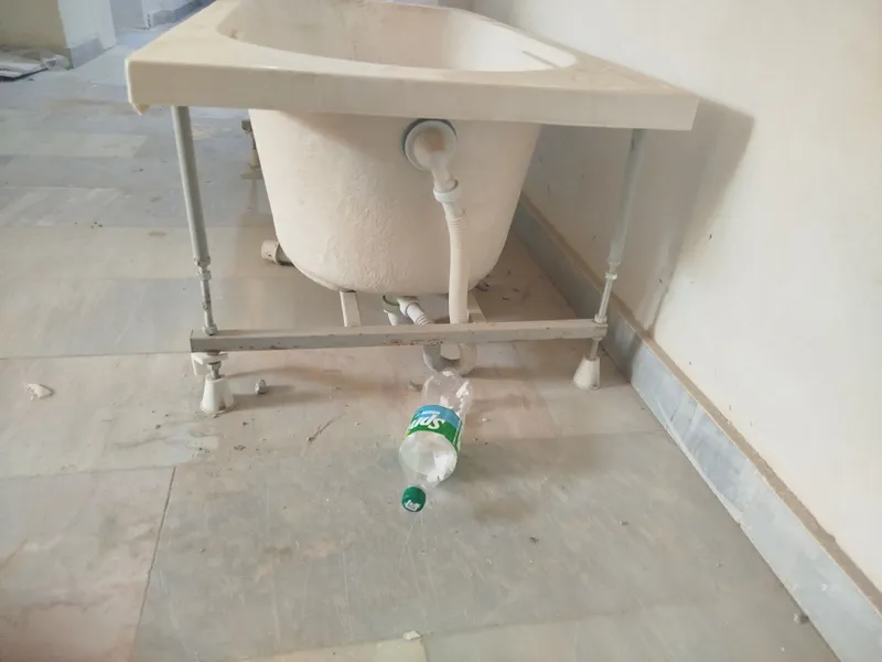 Vanna sotiladi, yaxshi holatda 2 Vanna sotiladi, yaxshi holatda 2