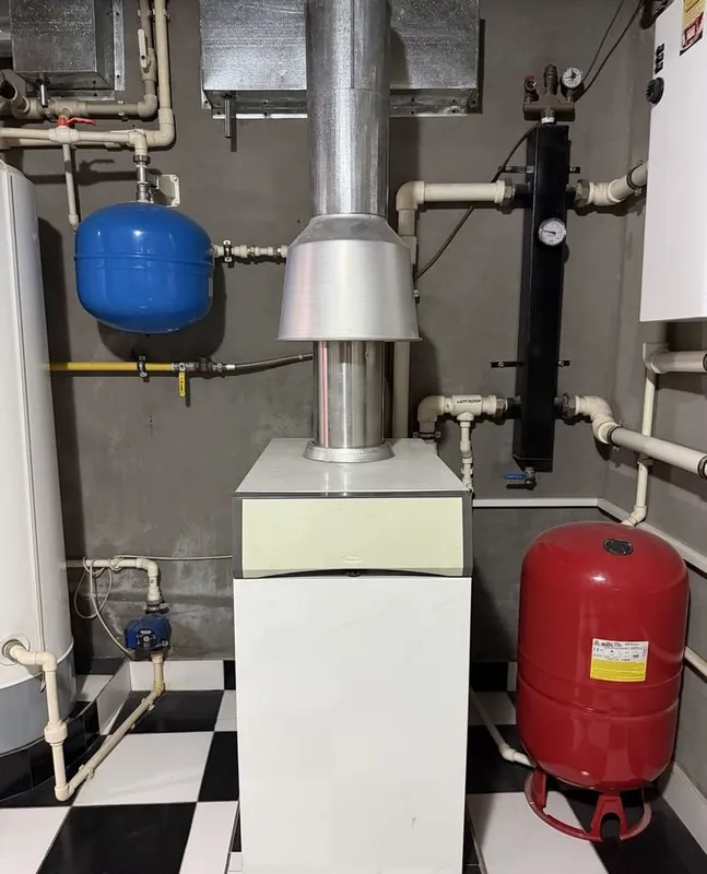 Напольный газовый котёл Ariston UNOBLOC G 64 RI 3 Напольный газовый котёл Ariston UNOBLOC G 64 RI 3