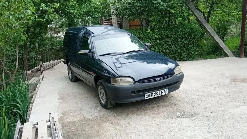 Ford eskord pekap