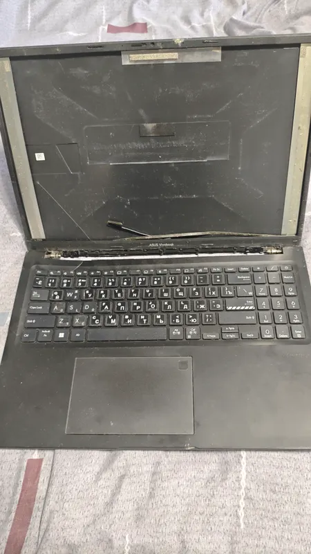 ASUS Vivobook 16 X1605VA qismlarga ajratish uchun, ehtiyot qismlar uchun 1