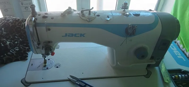 JACK F4 model chotki holatda 4 JACK F4 model chotki holatda 4