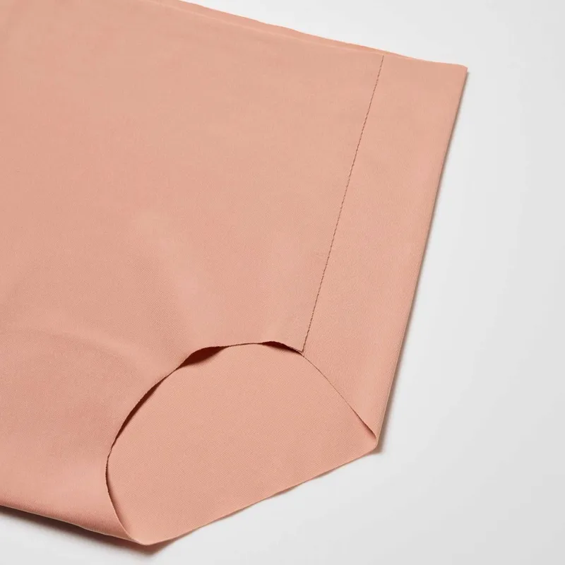 Uniqlo AIRism бесшовные трусы на высокой посадке М 3 Uniqlo AIRism бесшовные трусы на высокой посадке М 3