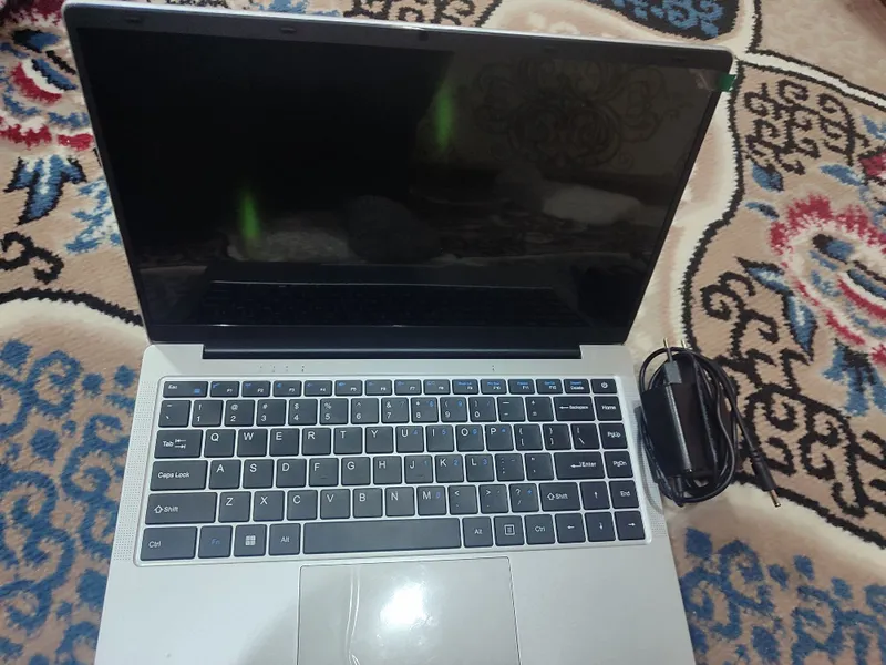 Noutbuk sotiladi Nomi Intel Inside — фото 1