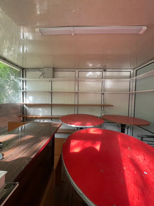 Butka sotiladi stol, stullari bilan — фото 3