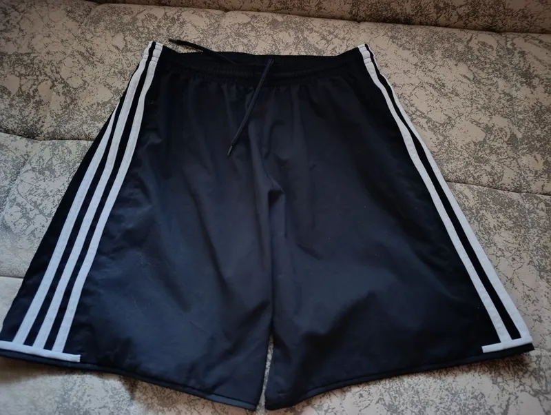 Спортивные шорты мужские Adidas 3