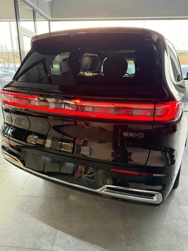 Geely M9 naqt va halol nasiyaga