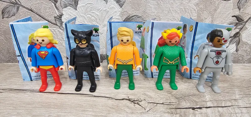 Kinder Surprise DC Playmobil — Ищу Джокера 1 Kinder Surprise DC Playmobil — Ищу Джокера 1