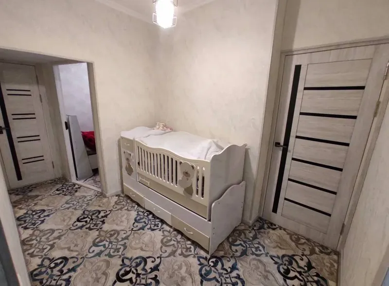 Продаётся 2-комнатная квартира на м-в Риезий (Паркентский) — фото 5