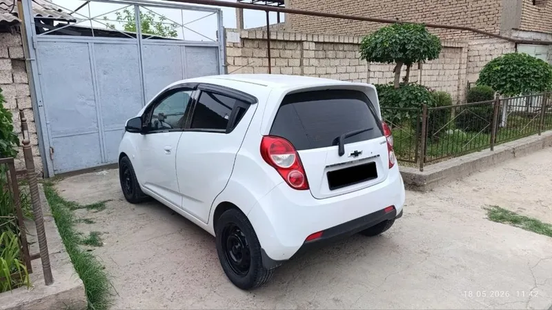 Chevrolet spark 2020 год