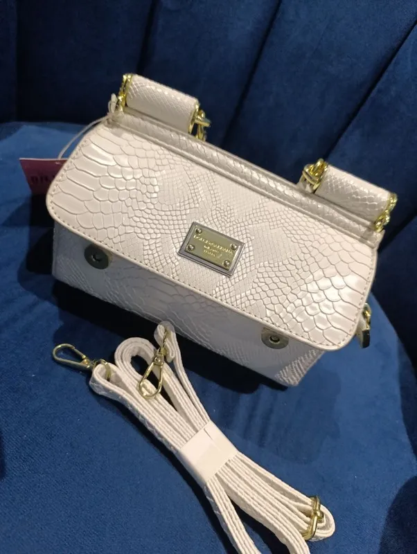 Компактная и удобная сумочка Dolce Gabanna — фото 2
