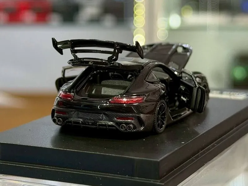 1;64 Mercedes-Benz AMG GT — фото 3