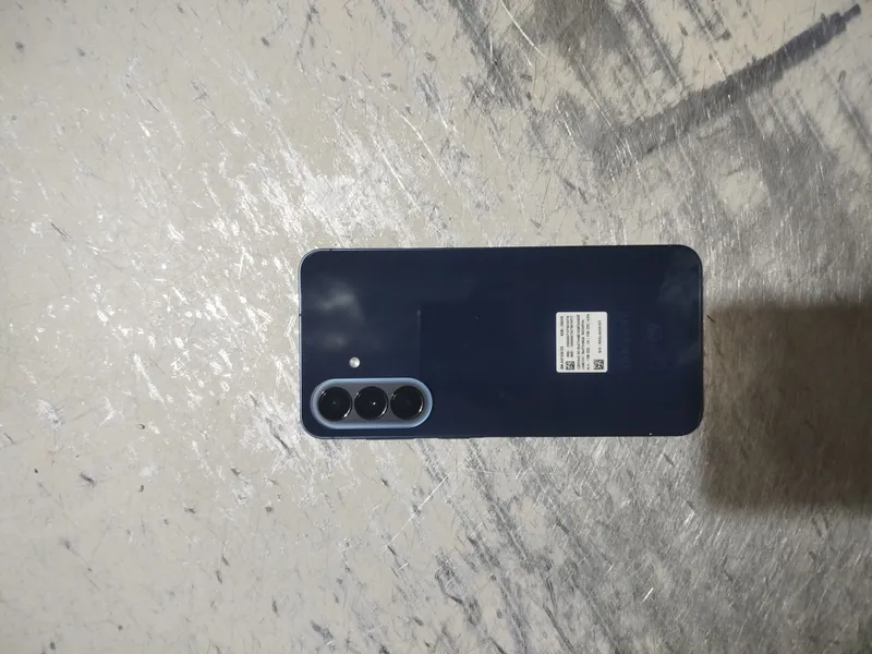 Samsung A57 10 Samsung A57 10