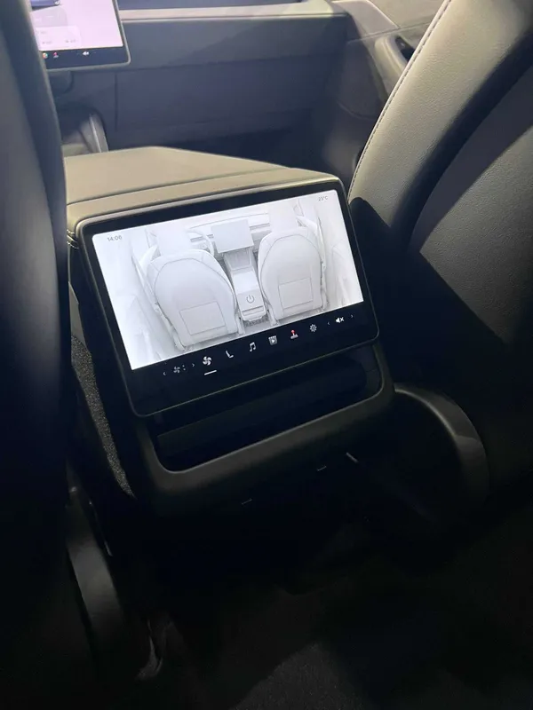 TESLA MODEL Y PLUS AWD Long Range dual motor 10 TESLA MODEL Y PLUS AWD Long Range dual motor 10