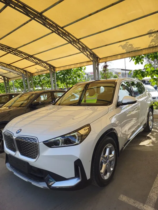 Bmw ix1 25L ev 510km — фото 3