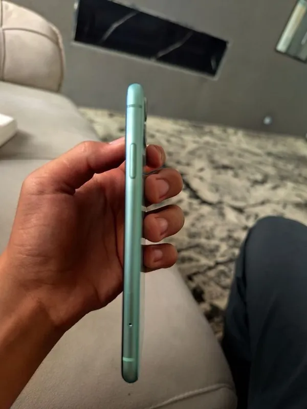 Iphone 11 yonkust 89 ochilmagam idial karopka yoq 3