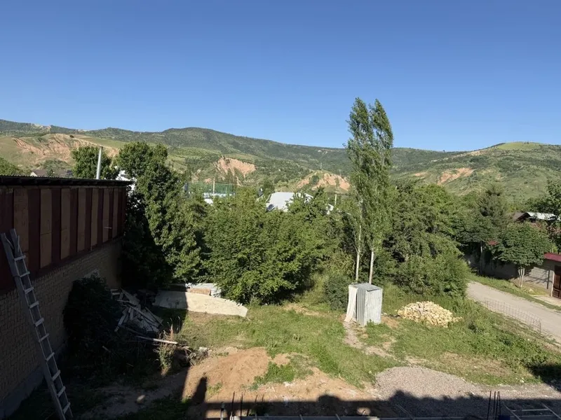 Срочно дача учун Хумсон далада ер бор