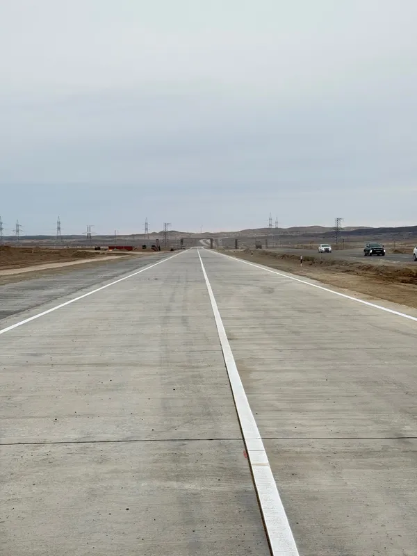 Дорожная разметка автодорог трассы и другие объекты