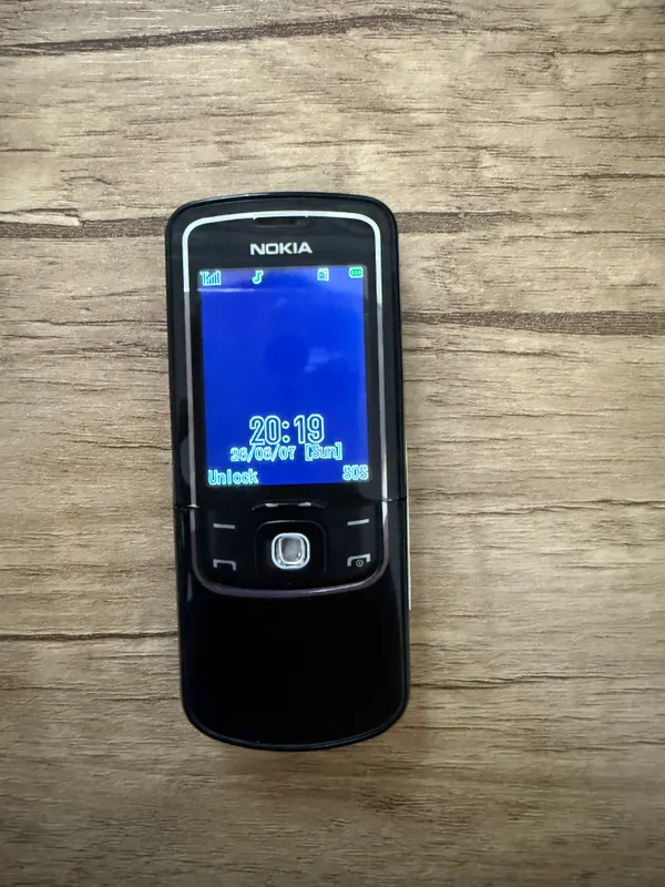 Nokia 8600 luna CDMA PERFECTUM,sotiladi