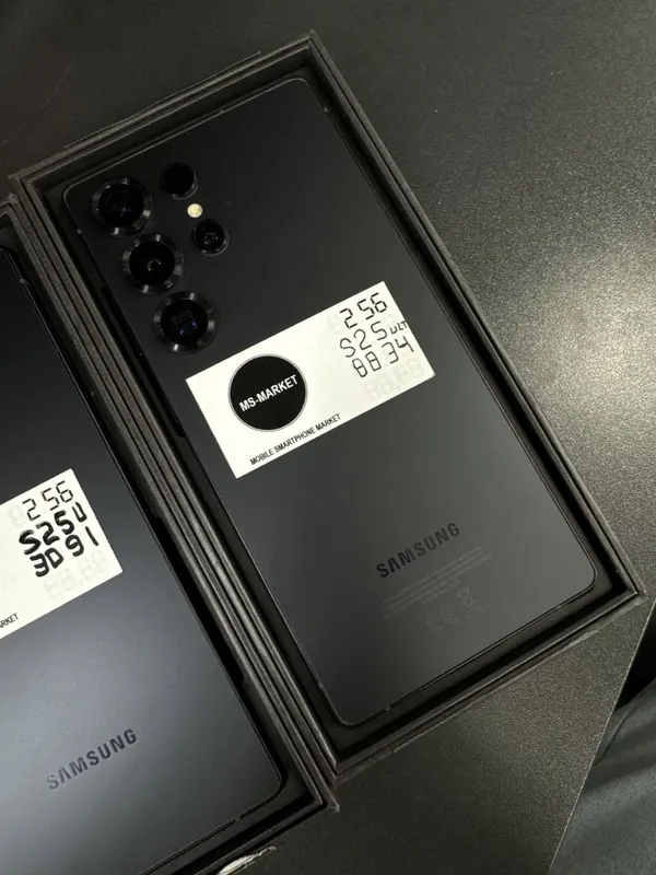 Samsung Galaxy S25 Ultra jet black