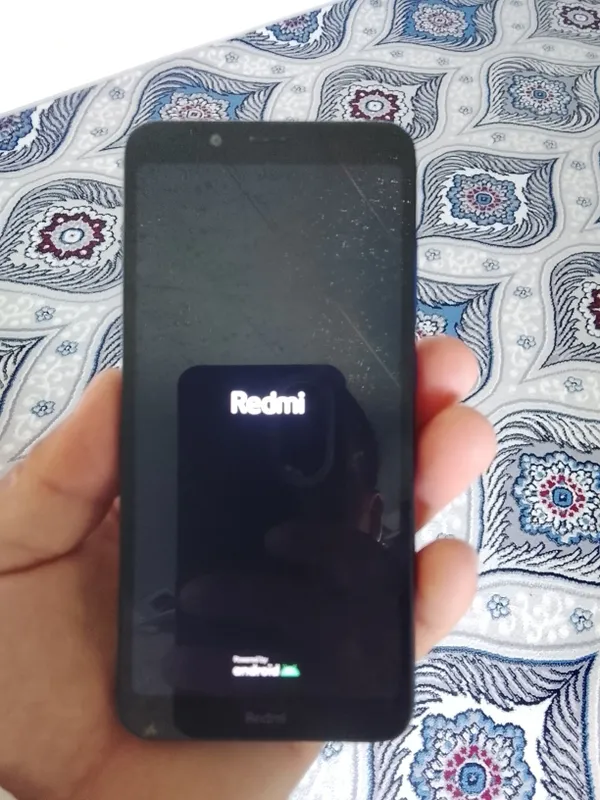 Redmi sotiladi yaxshi xolatda 6