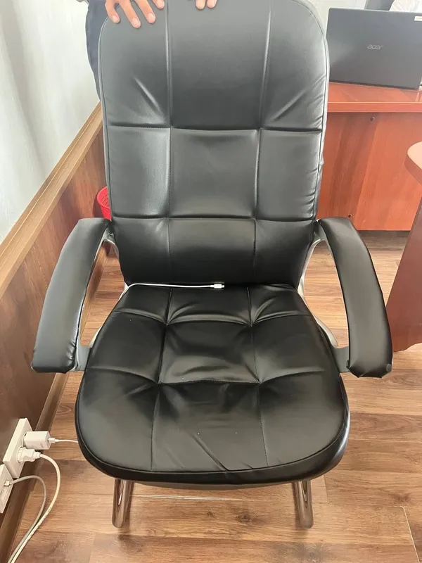 Ofis uchun kreslo 1 Ofis uchun kreslo 1