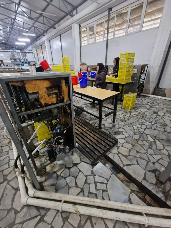 Ремонт мороженного аппарата Muzqaymoq appart i ta'mirlash 4