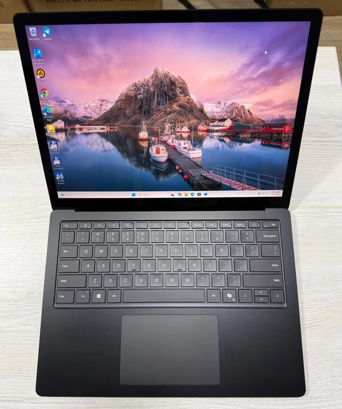 Surface Laptop 6 2K Core i5 Ultra 135H/16GB/512GB 2 Surface Laptop 6 2K Core i5 Ultra 135H/16GB/512GB 2