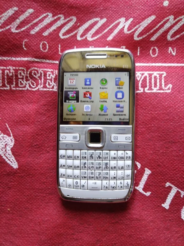 Ishlaydigan Nokia E72-1 sotiladi. 2
