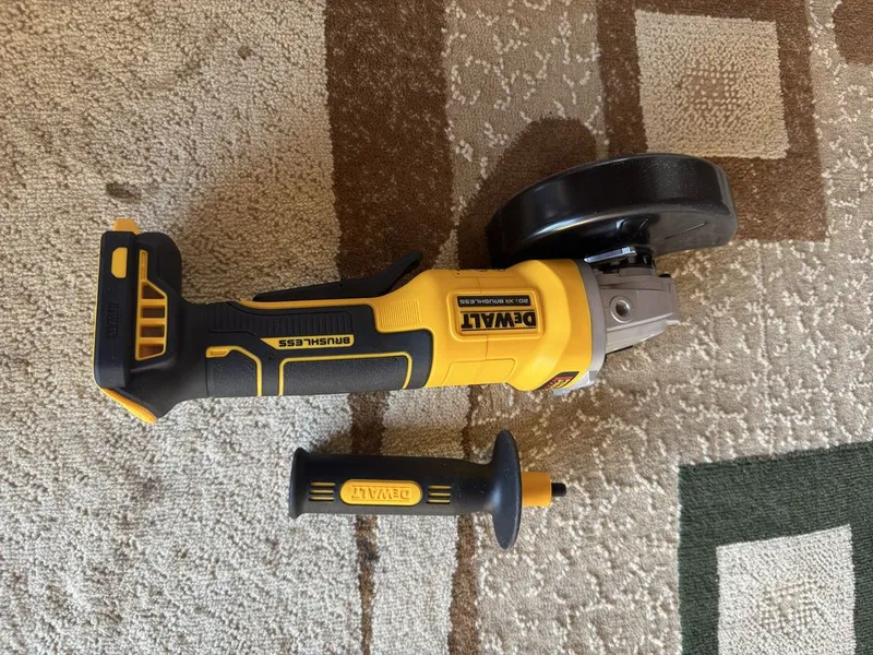 Аккумуляторный ушм 125 DeWalt 1 Аккумуляторный ушм 125 DeWalt 1