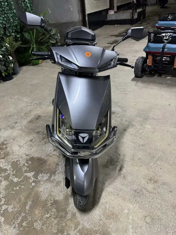 Sukuter elktroniy moto bayk matasekil — фото 1