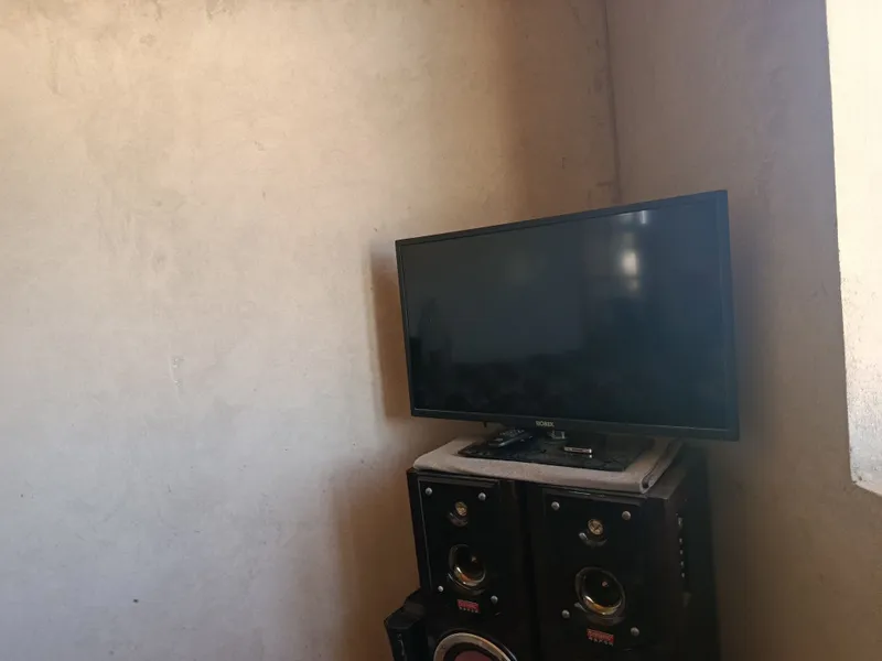 Televizor HOBEK 32 tali bezsmart
