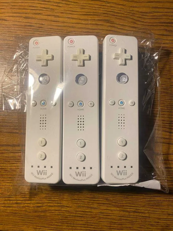 Nintendo Wii Remote Plus (оригинал)