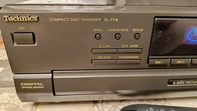 СД проигрыватель Technics SL-PD6 2 СД проигрыватель Technics SL-PD6 2