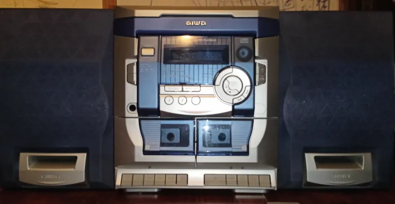 Музыкальный центр aiwa.